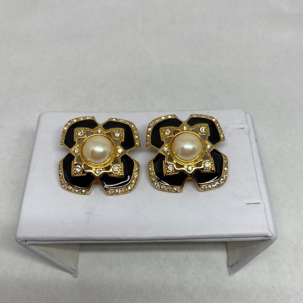 Stunning vintage Joan Rivers clip on earrings - Picture 2 of 8